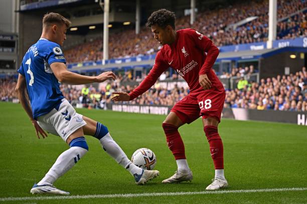 通过直接与 通过直接与